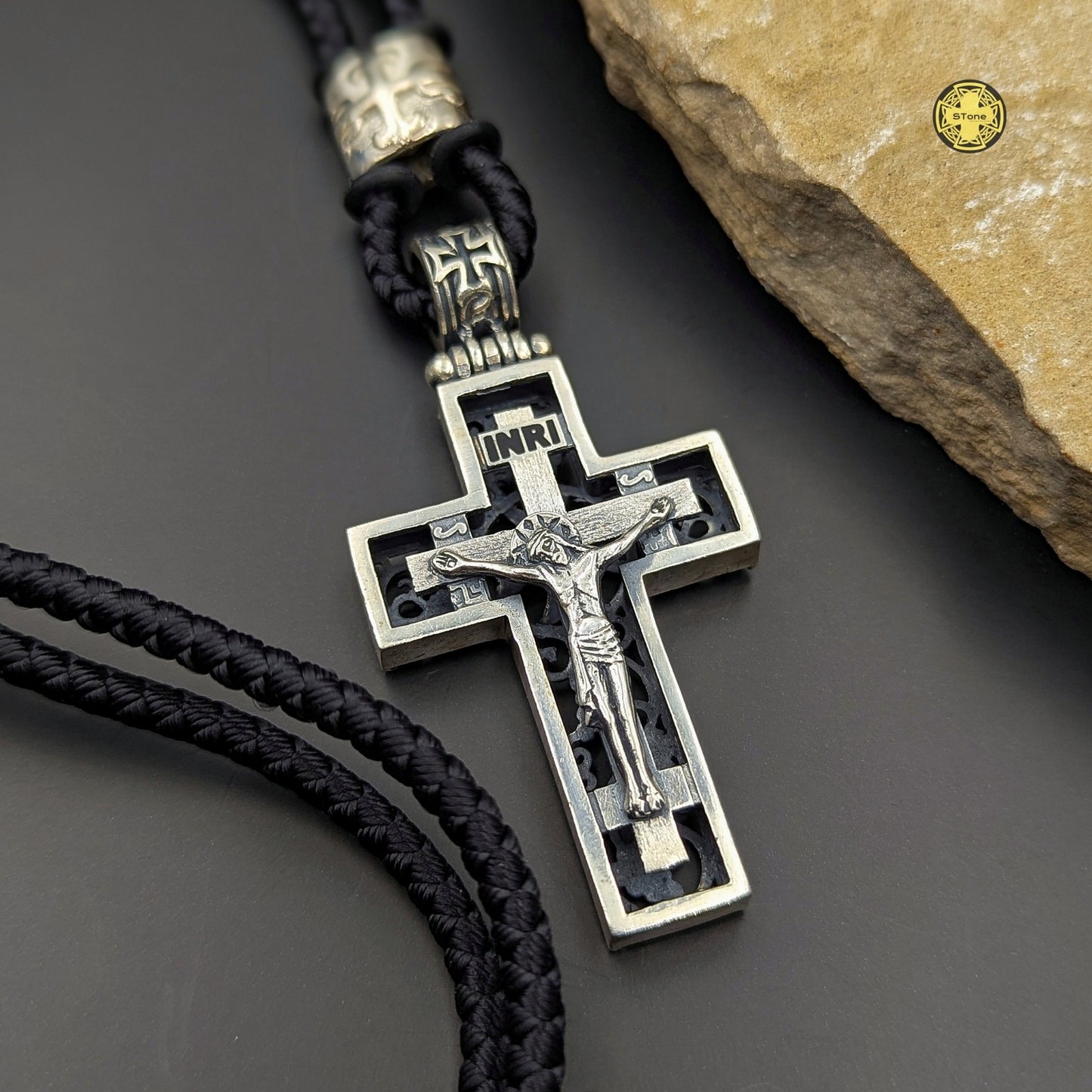 ვერცხლის ორმხრივი ჯვარი